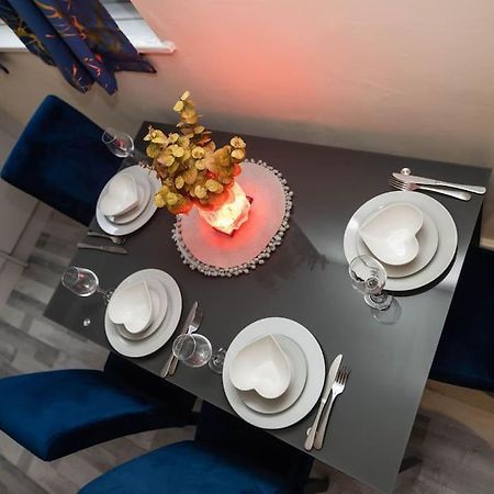 1 Bedroom-Sofabed-Worktable-4-Wifi-Parking London Exterior photo