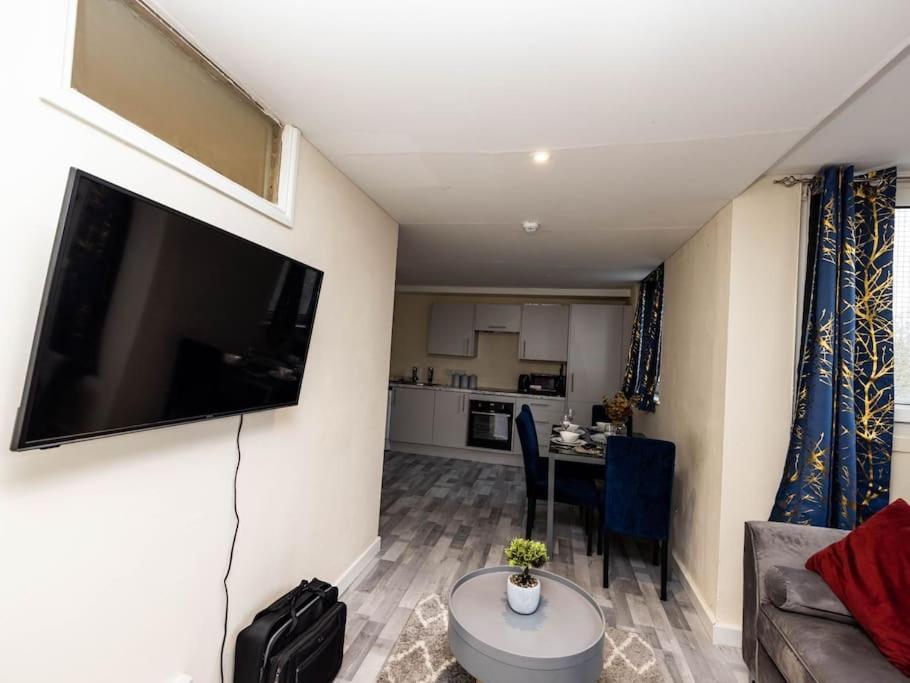 1 Bedroom-Sofabed-Worktable-4-Wifi-Parking London Exterior photo