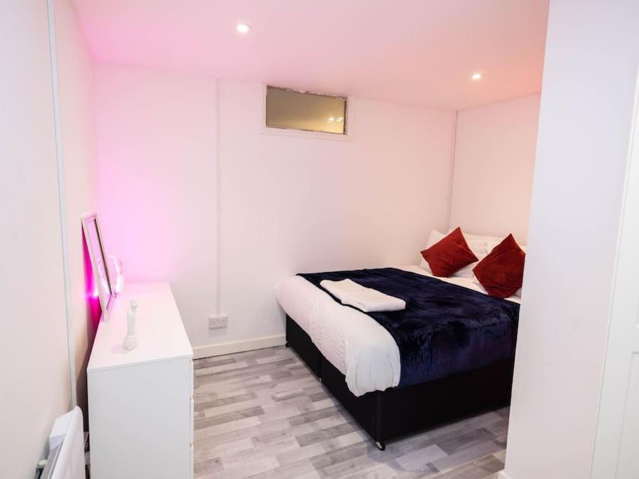 1 Bedroom-Sofabed-Worktable-4-Wifi-Parking London Exterior photo